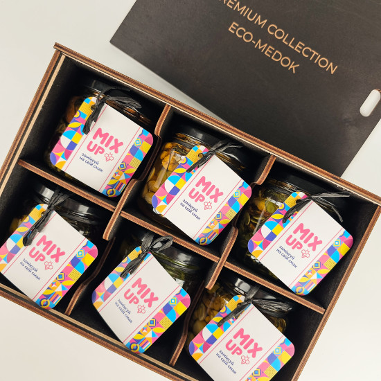 Premium gift set of MIXUP honey in a wooden box (6 desserts)